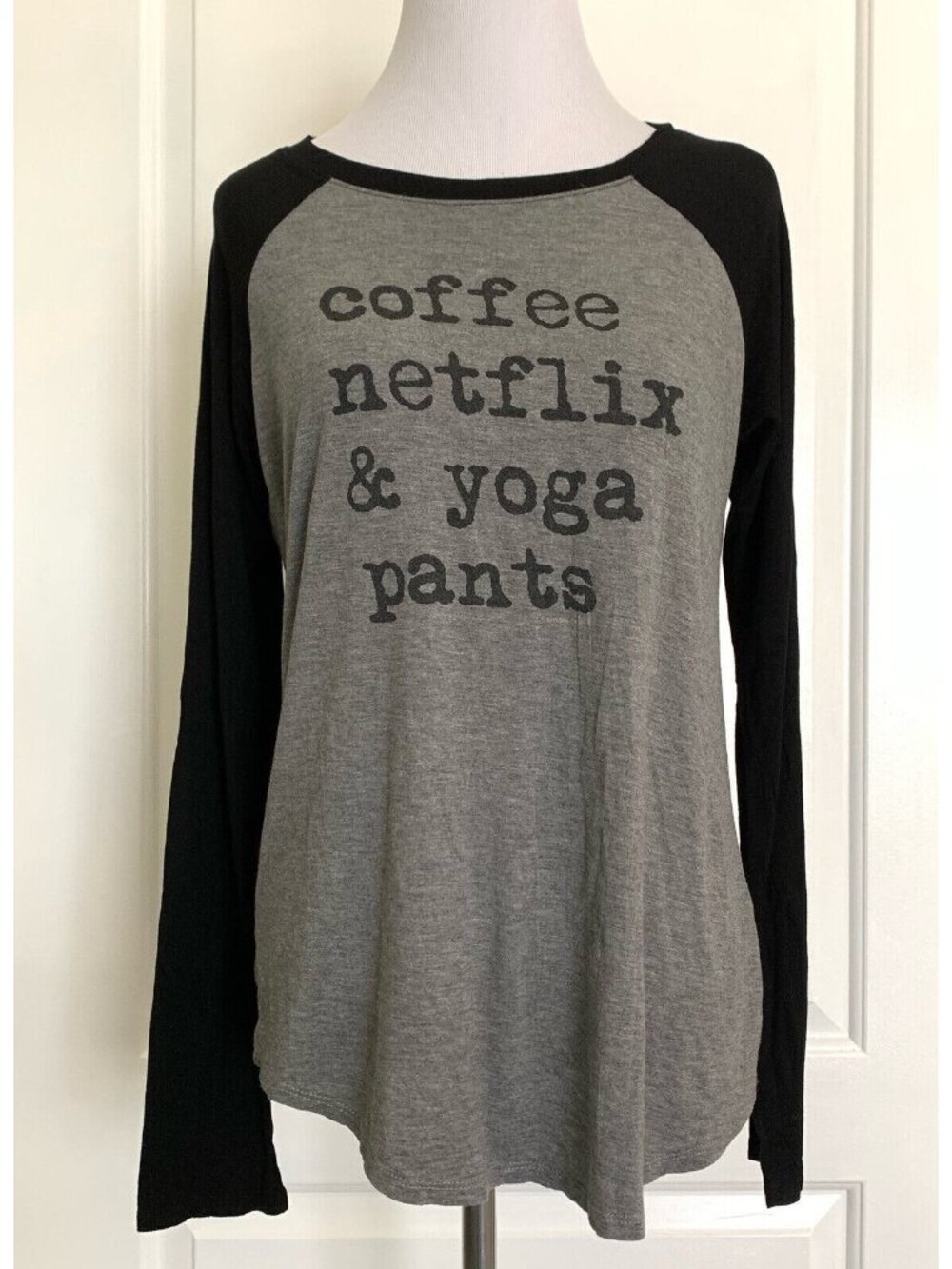 BEAR DANCE Coffee Netflix & Yoga Pants Lounge Shirt Raglan Tee Slinky Stretch M